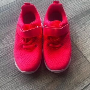 NWOT toddler girl shoes.